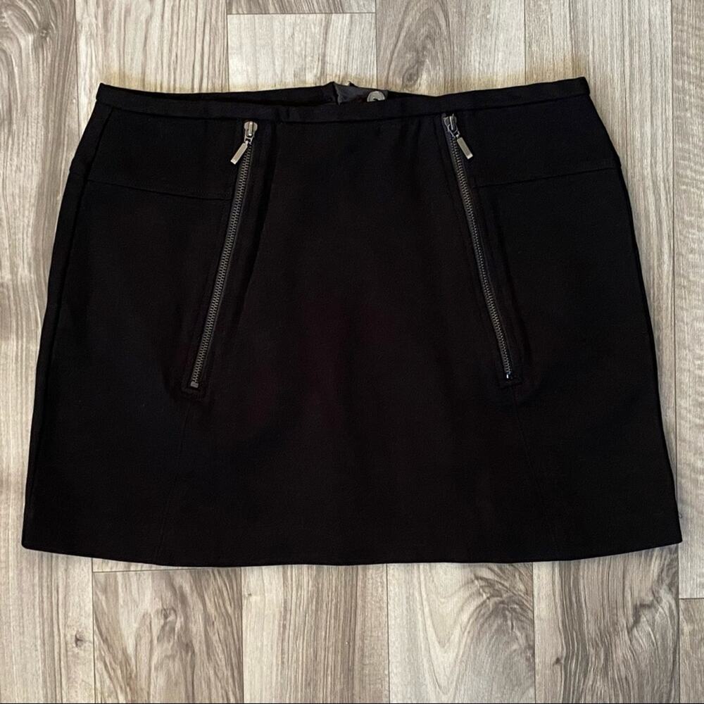 KENAR 10 Black Ponte Knit Double Front Zippers Unlined Mini Skirt PRISTINE